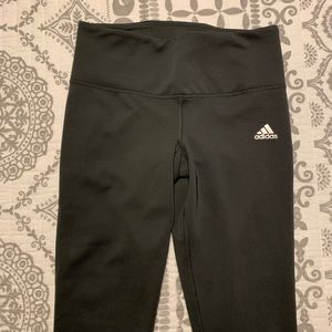 Adidas gray dark leggings 😻